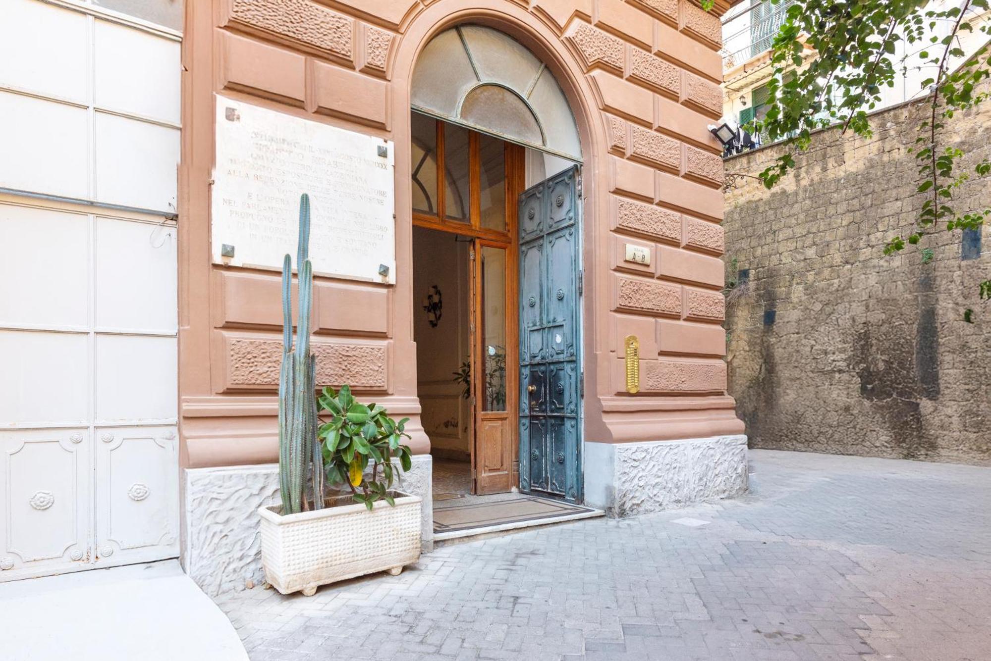 B&B Le Stanze Dei Mille Nápoles Exterior foto